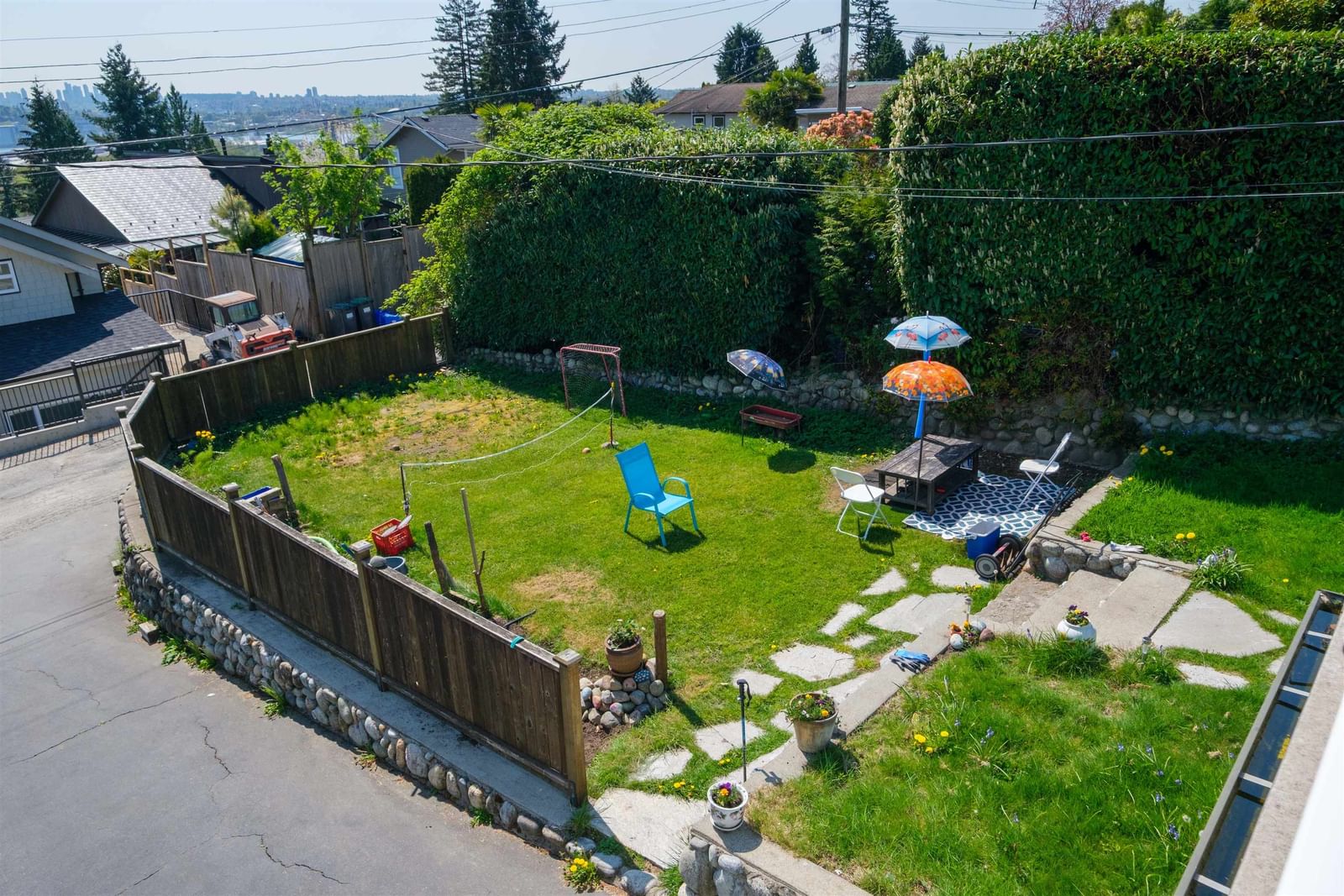Listing Image 11