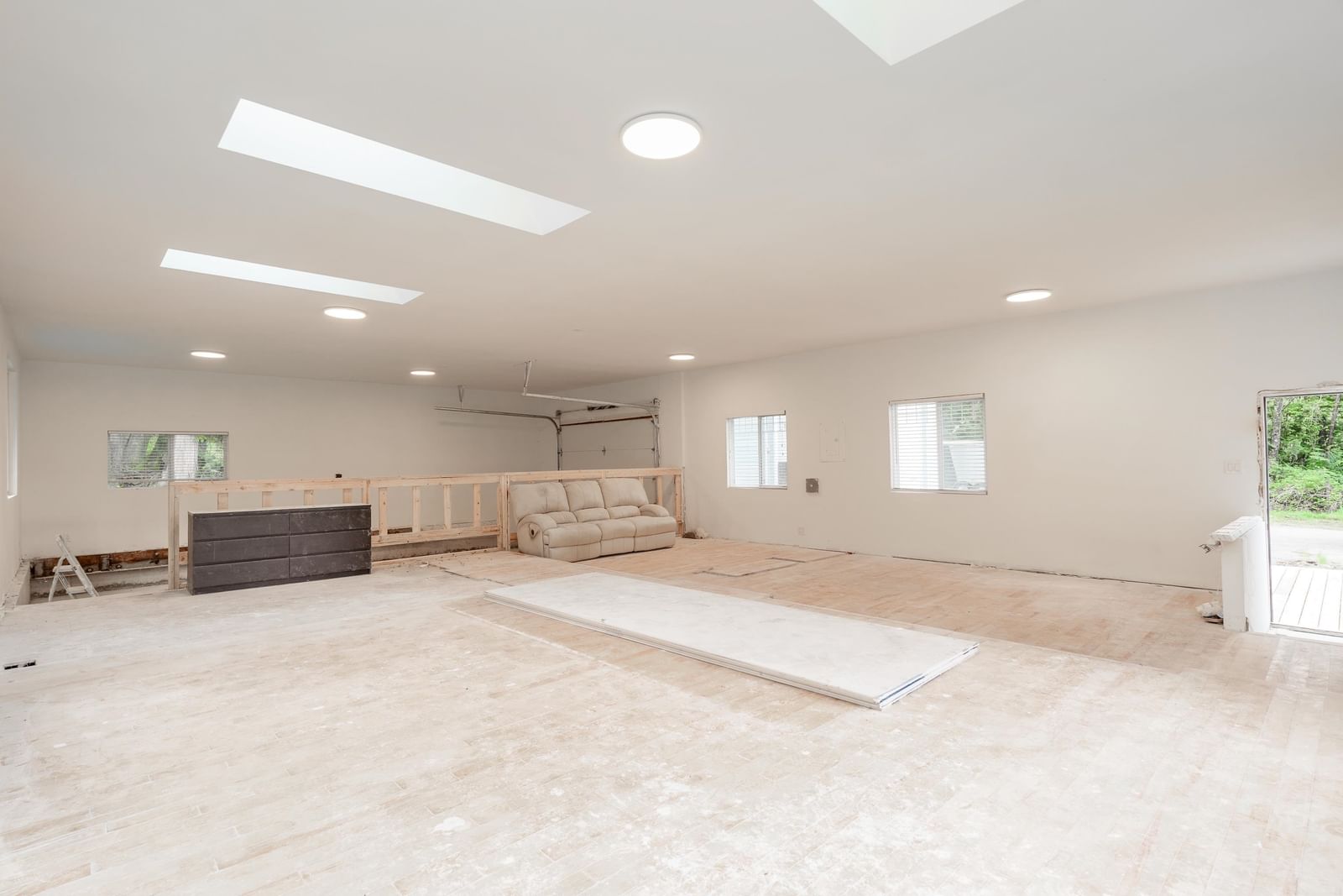 Listing Image 21