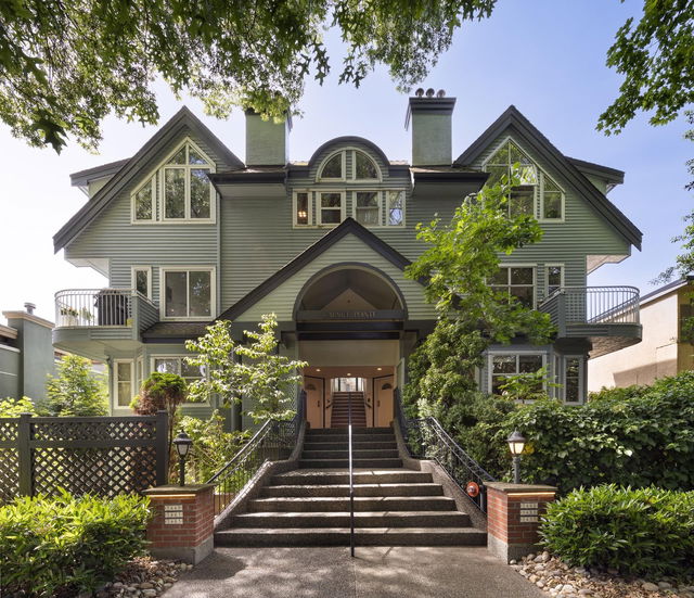 1449 Walnut Street