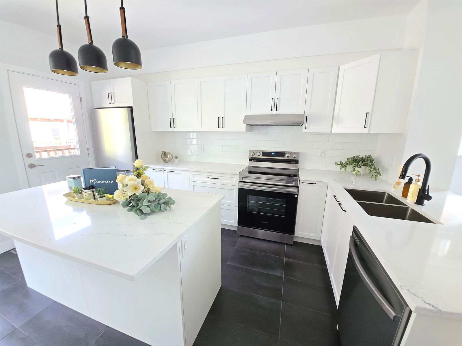 Image of home for listing MLS® R3002743