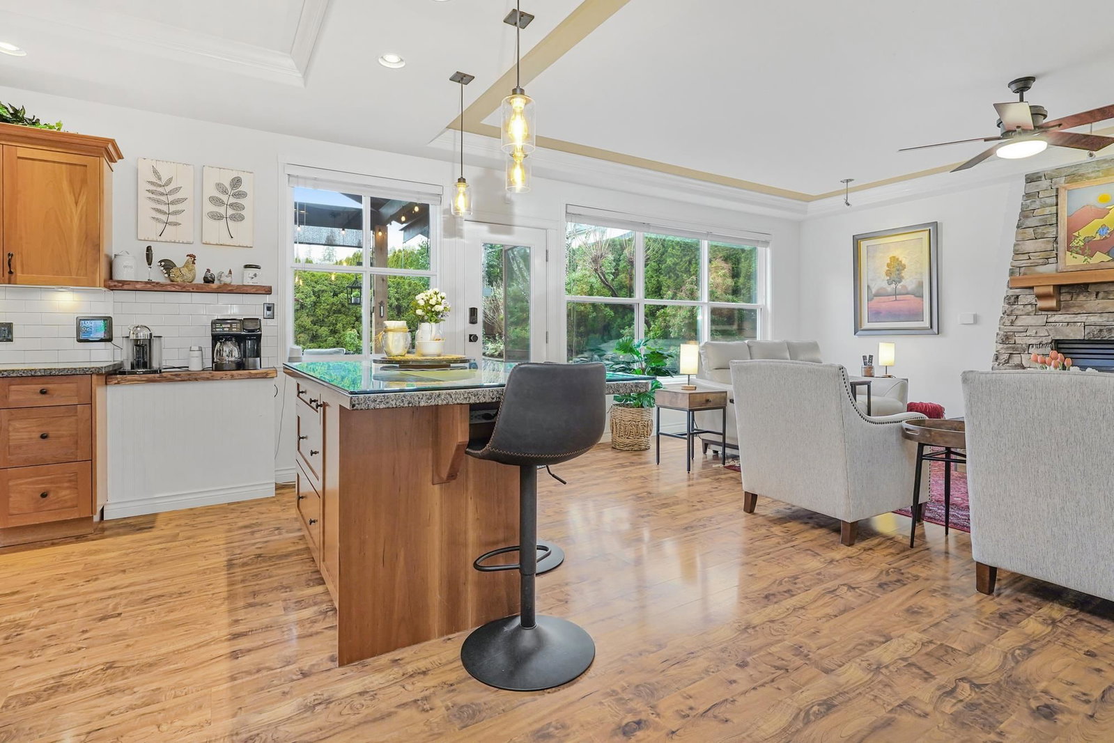 Listing Image 15