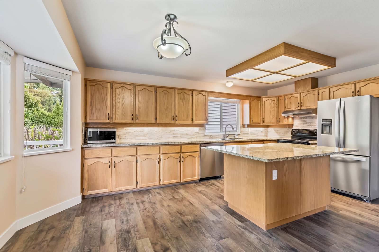 Listing Image 9