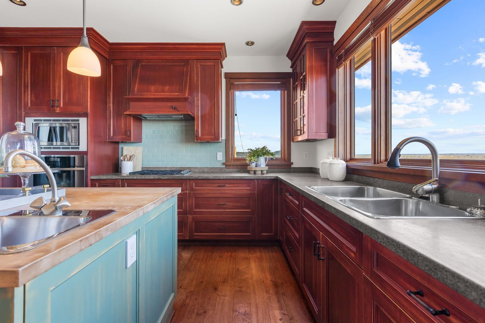 Listing Image 19