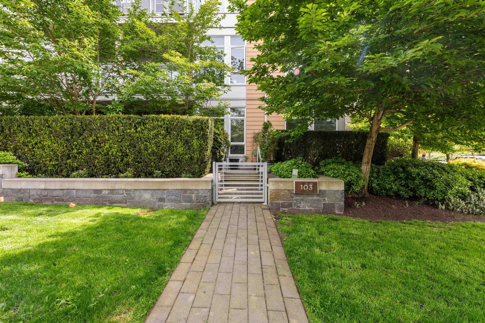 Listing Image 25