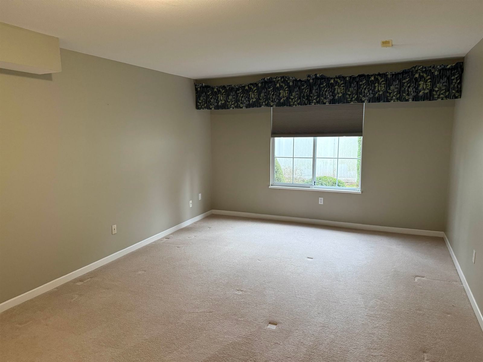 Listing Image 24