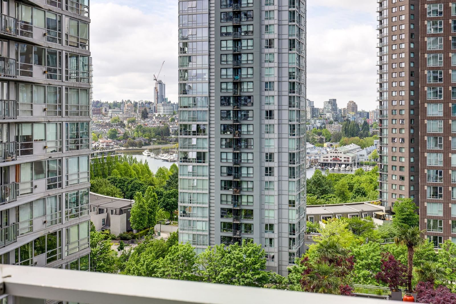 Listing Image 11