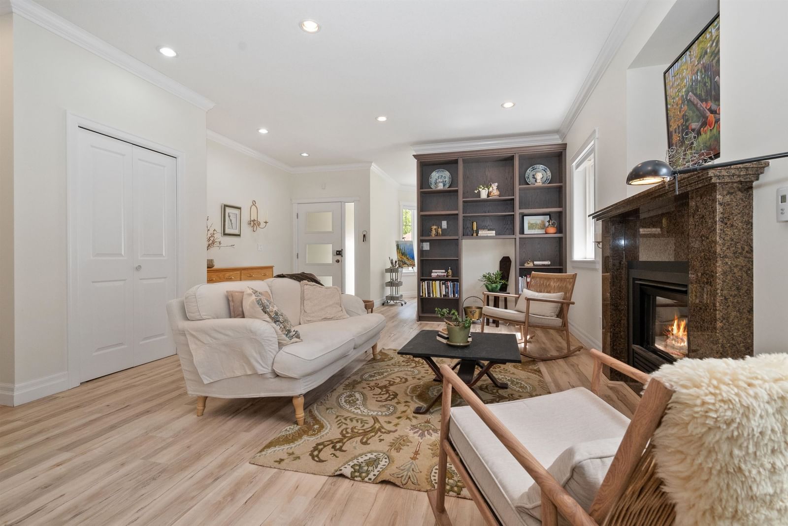 Listing Image 8
