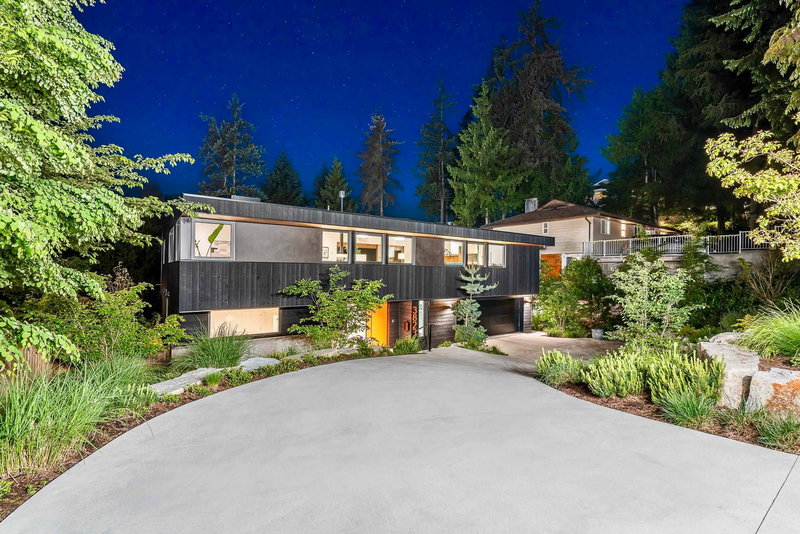 3823 Bayridge Avenue, West Vancouver, V7V 3J3 | Image 2