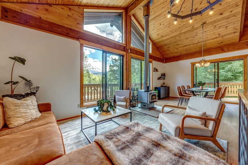 8248 Alpine Way, Whistler, British Columbia