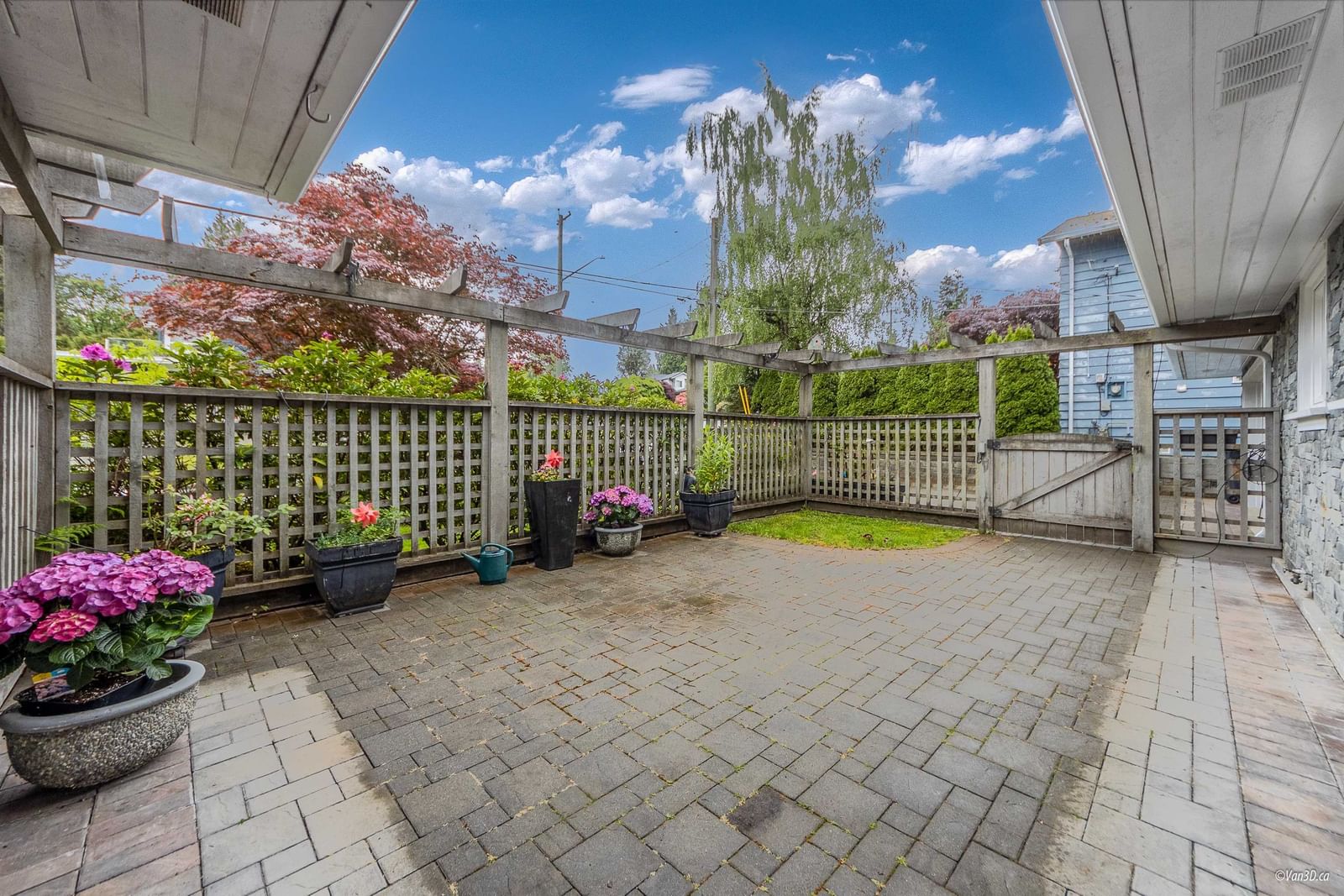 Listing Image 6