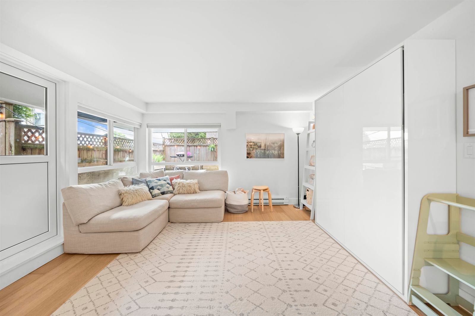 Listing Image 15