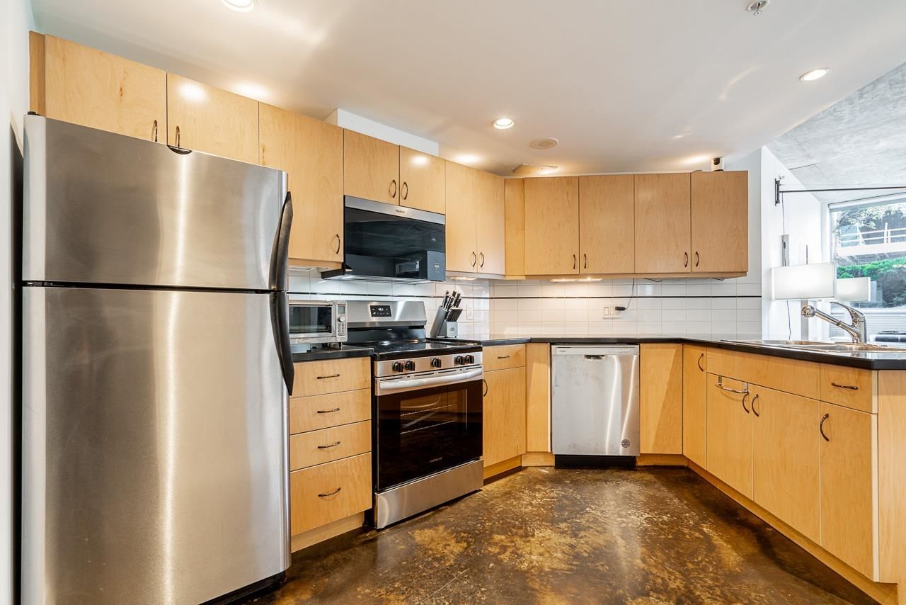 Listing Image 10