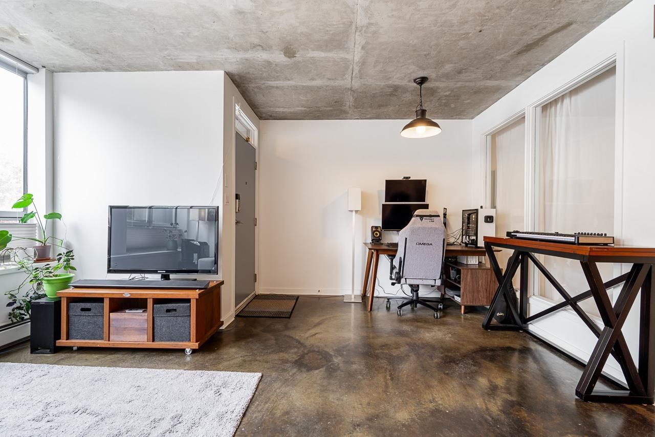 Listing Image 8