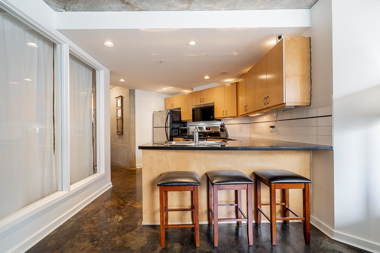 Listing Image 9