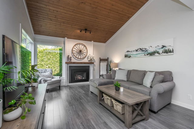 6189 Greenside Drive