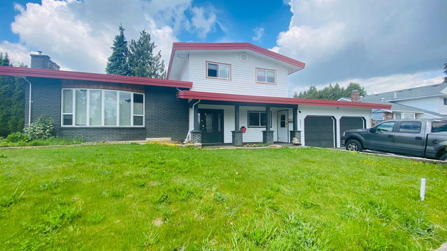 2577 Sunnyside Crescent