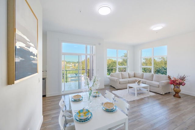 503 - 22577 Royal Crescent