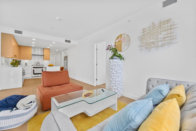 1506 - 7769 Park Crescent, Burnaby, V3N 0J7 | Image 2