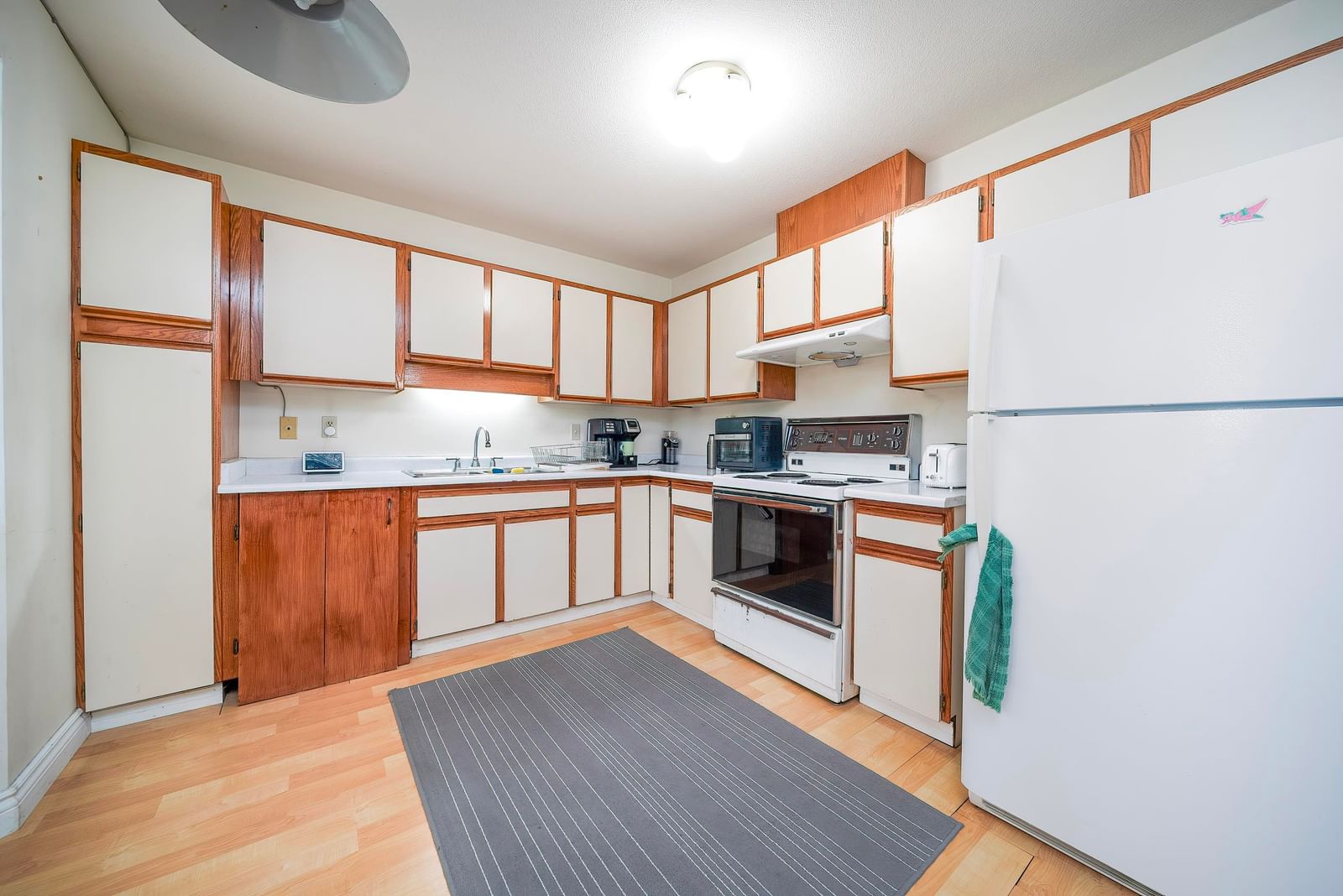 Listing Image 14
