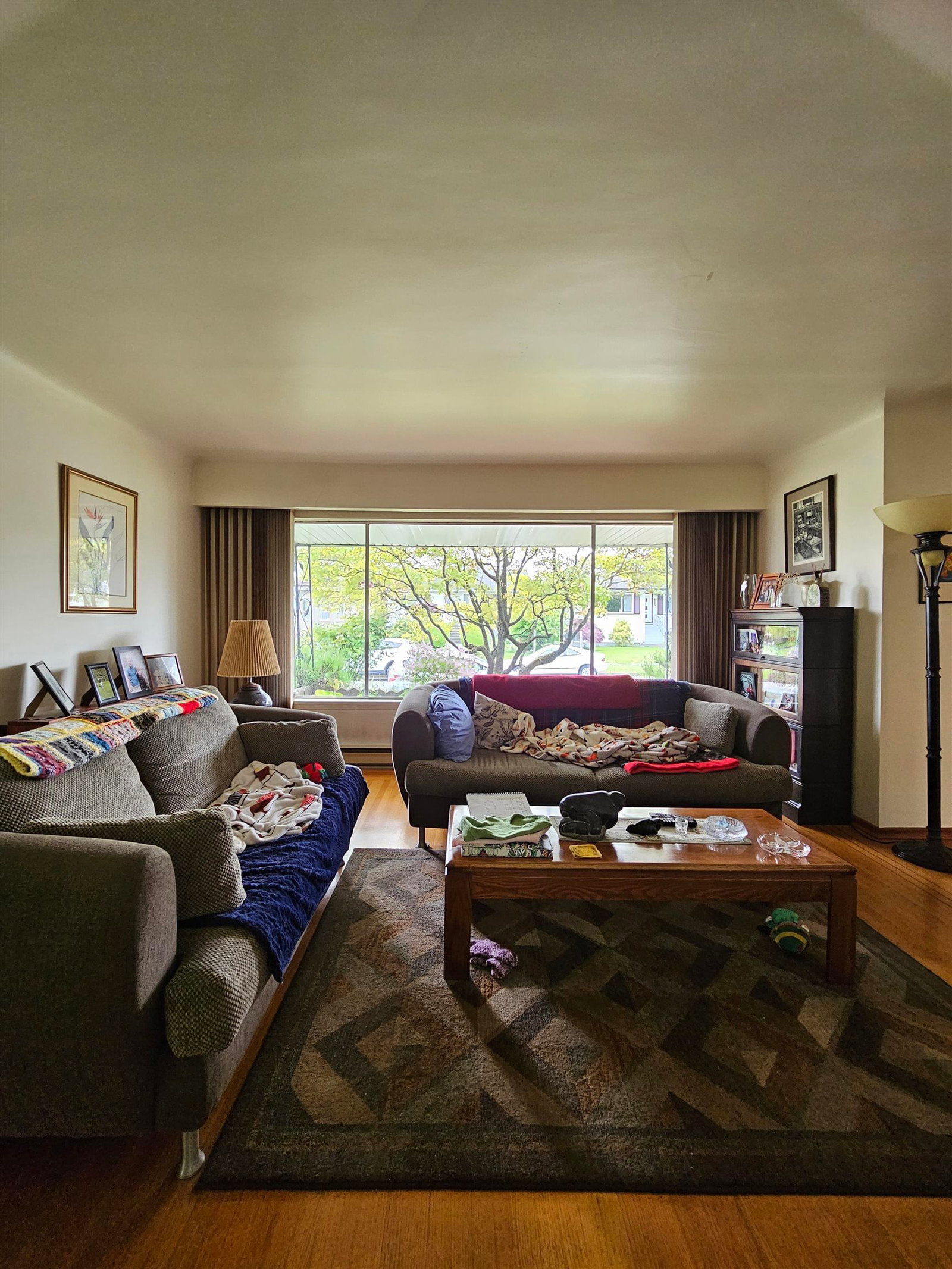 Listing Image 8