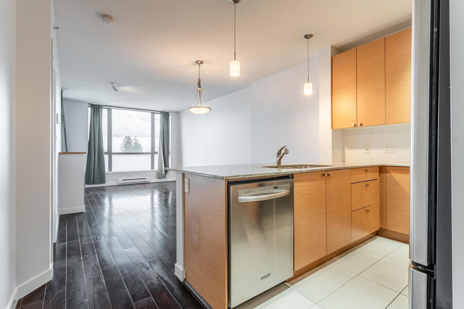 Listing Image 17
