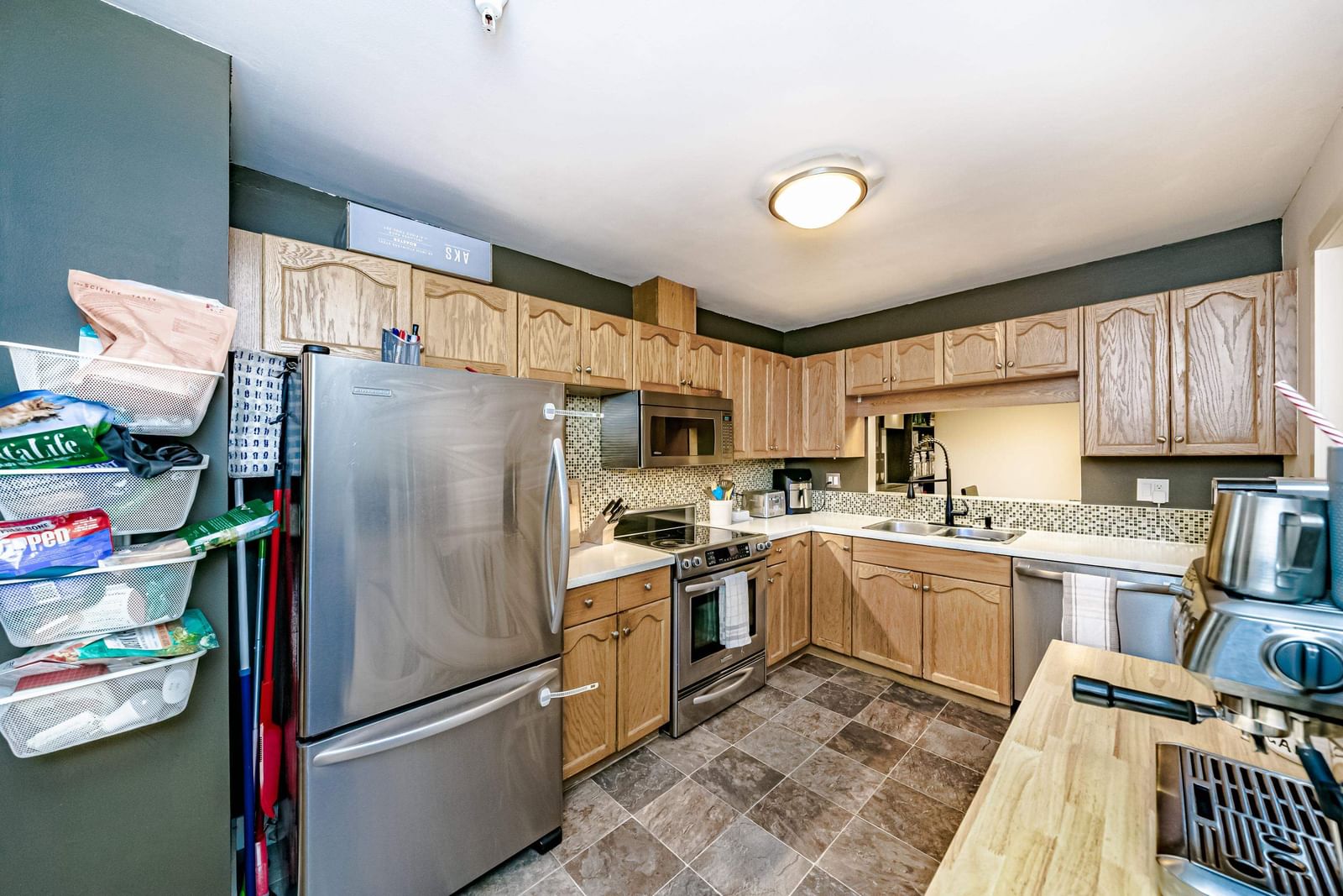 Listing Image 9
