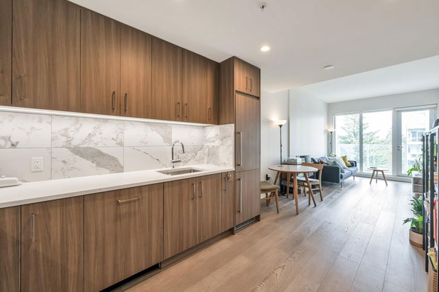 209 - 528 King Edward Avenue