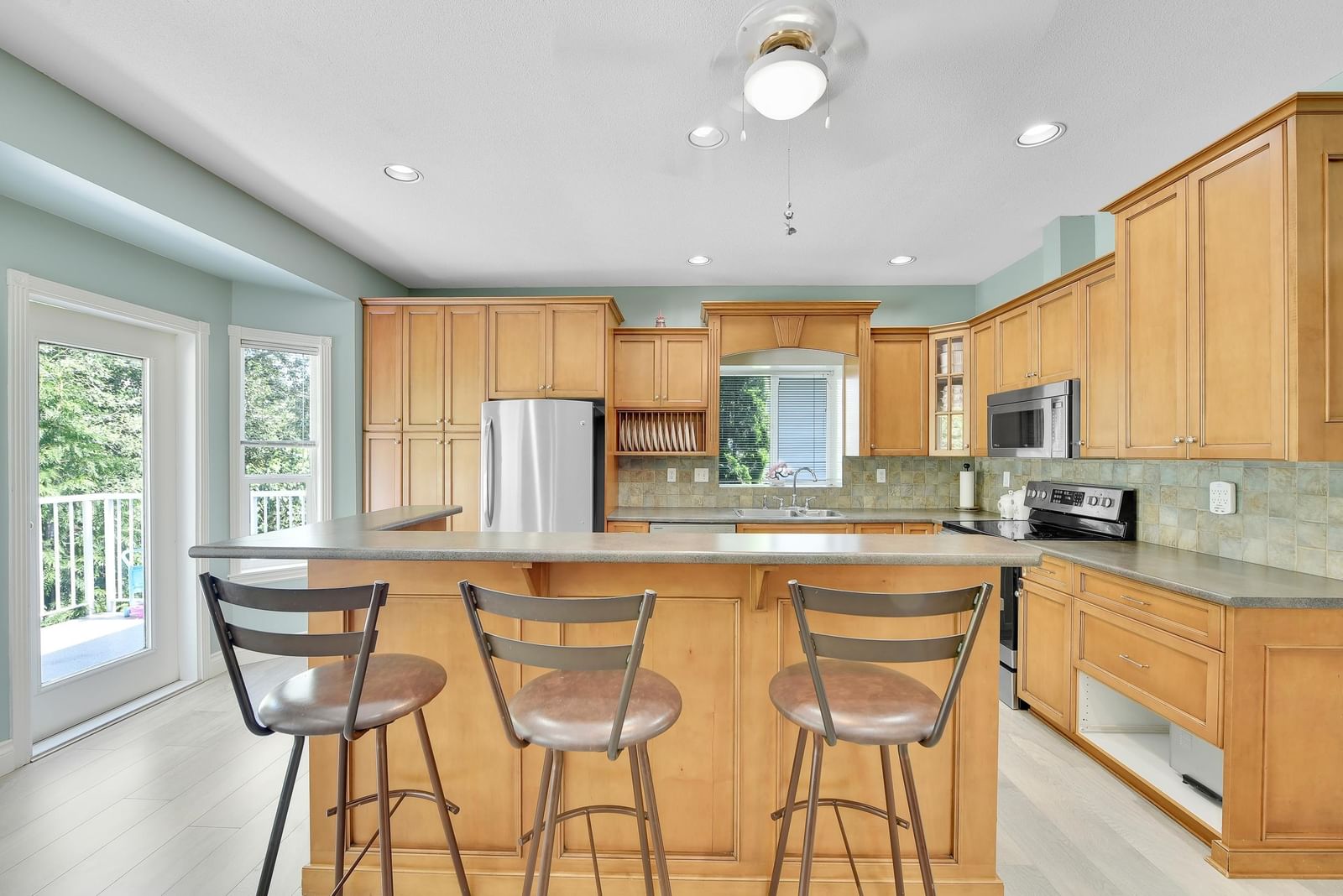 Listing Image 10