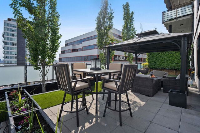 212 - 123 1st Street W