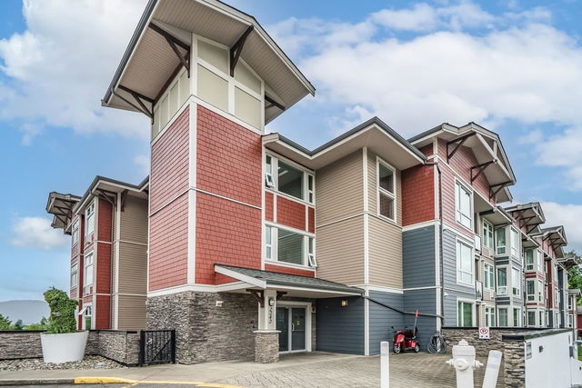 206 - 2242 Whatcom Road