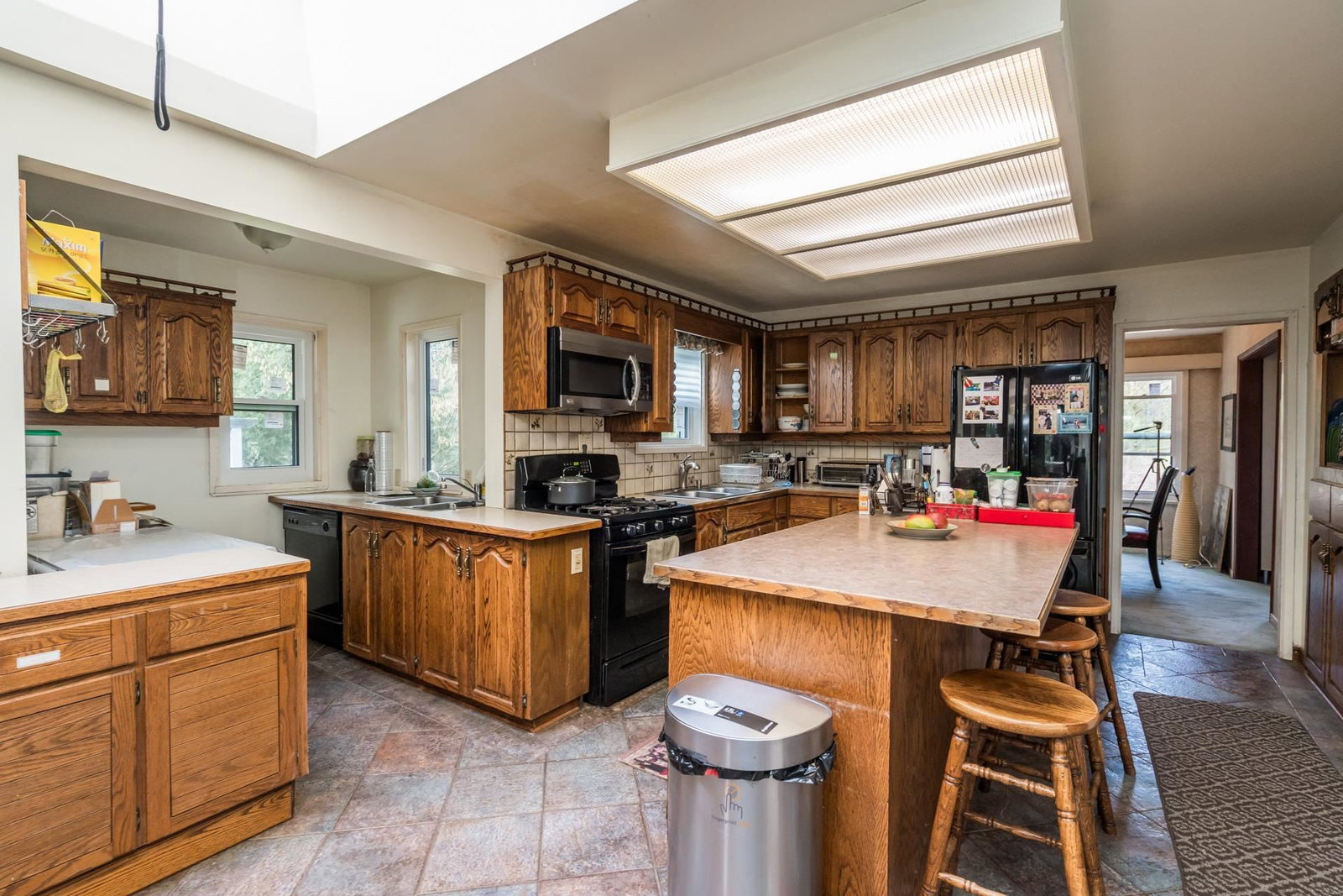 Listing Image 12