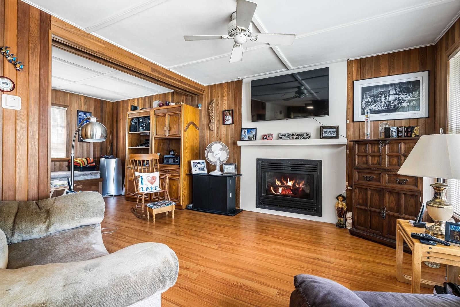 Listing Image 5