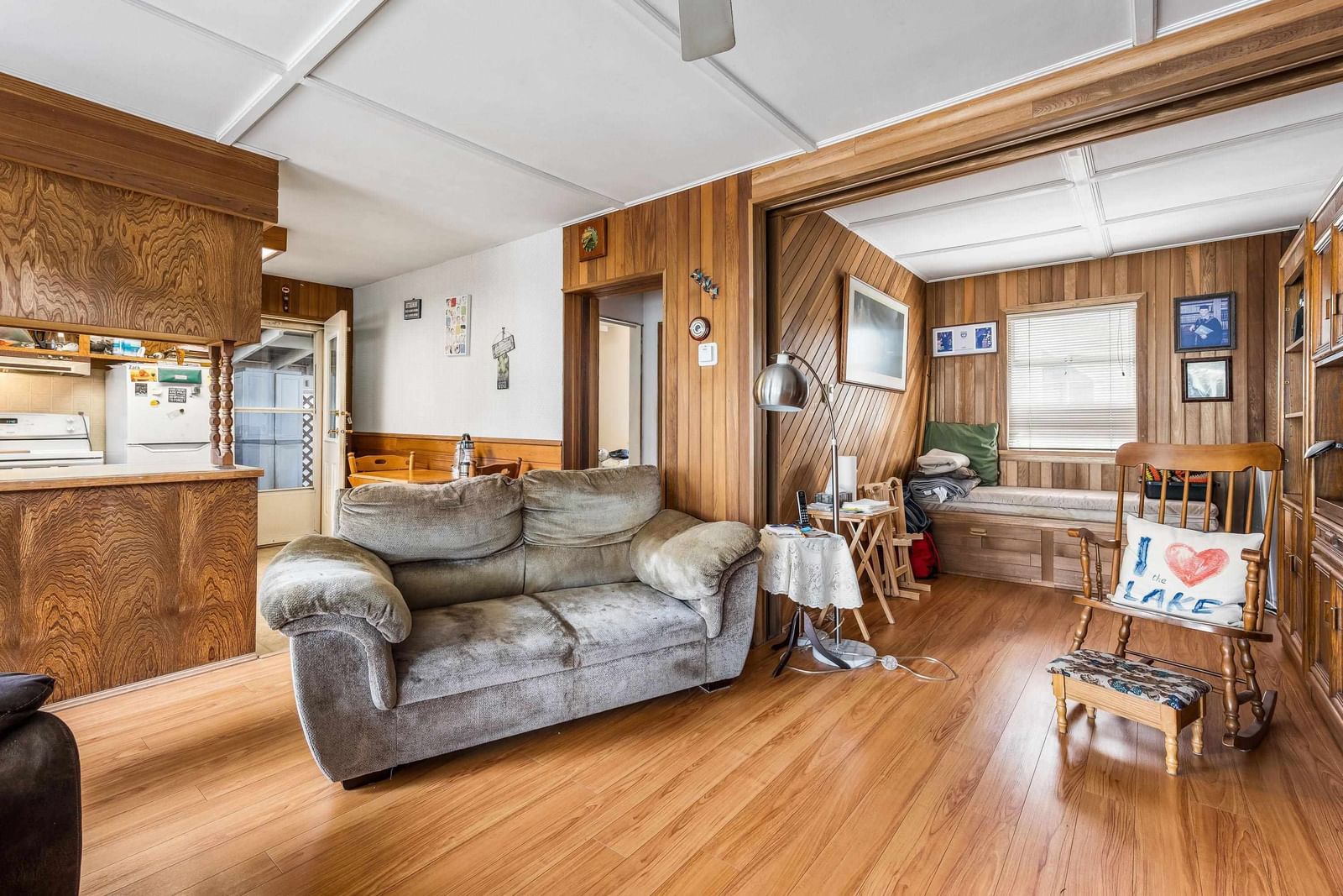 Listing Image 6
