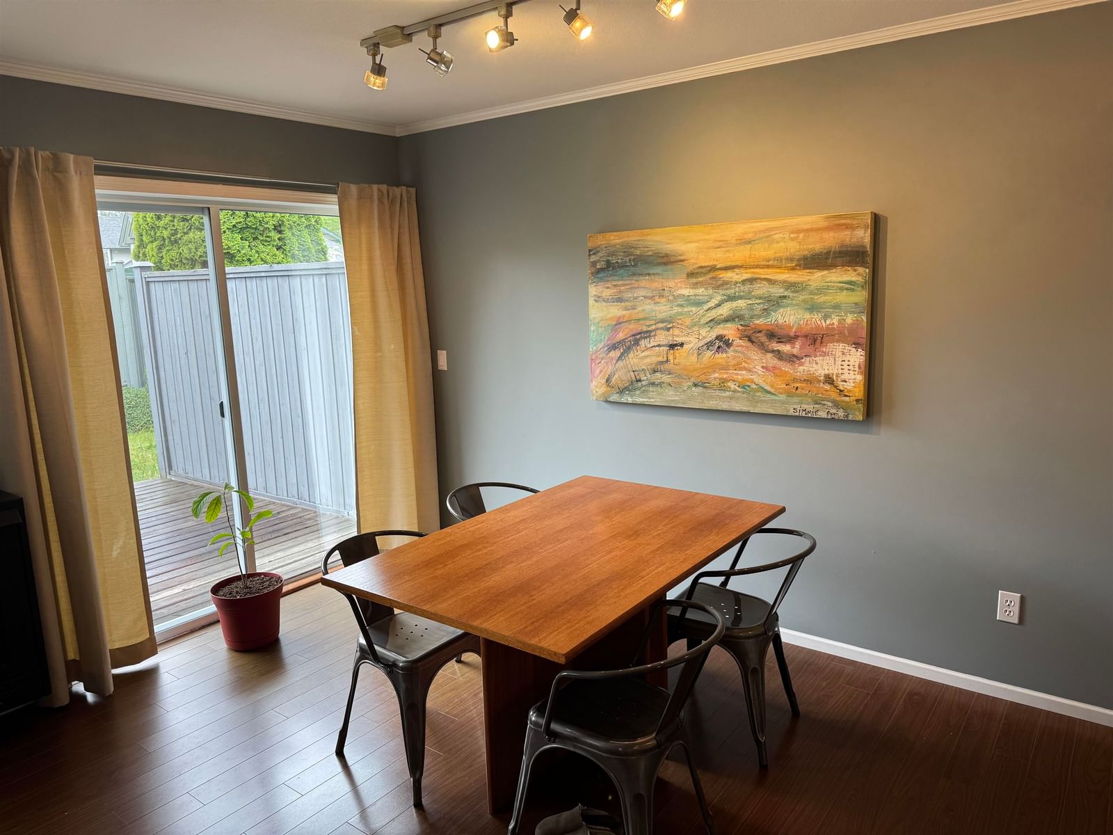 Listing Image 5
