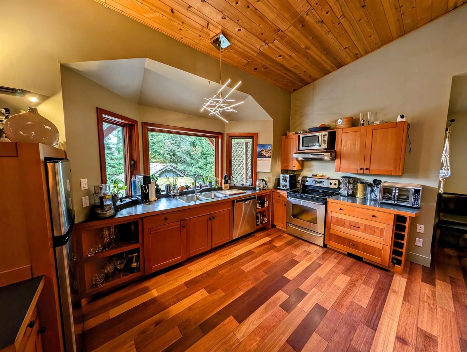 Listing Image 10