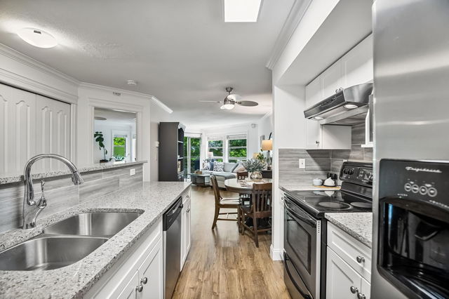 202 - 22277 122 Avenue