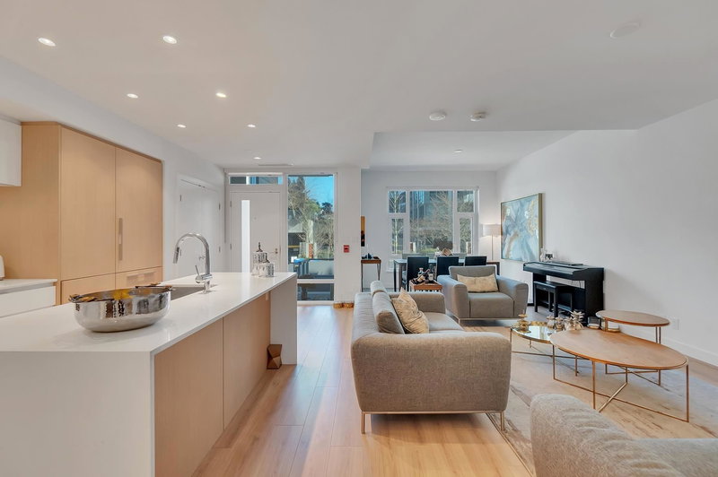 107 - 1500 Fern Street, North Vancouver, V7J 1H6 | Image 3