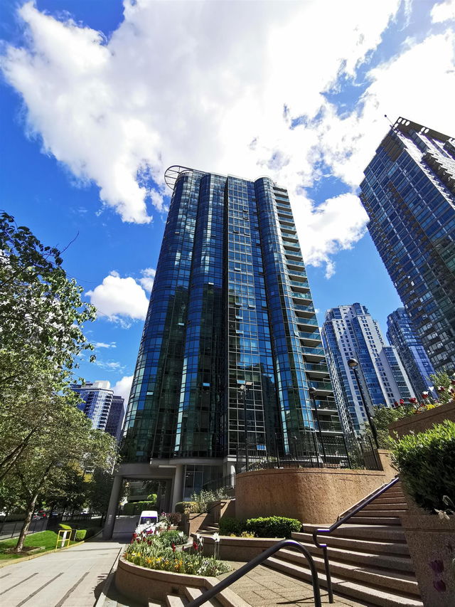 2001 - 555 Jervis Street
