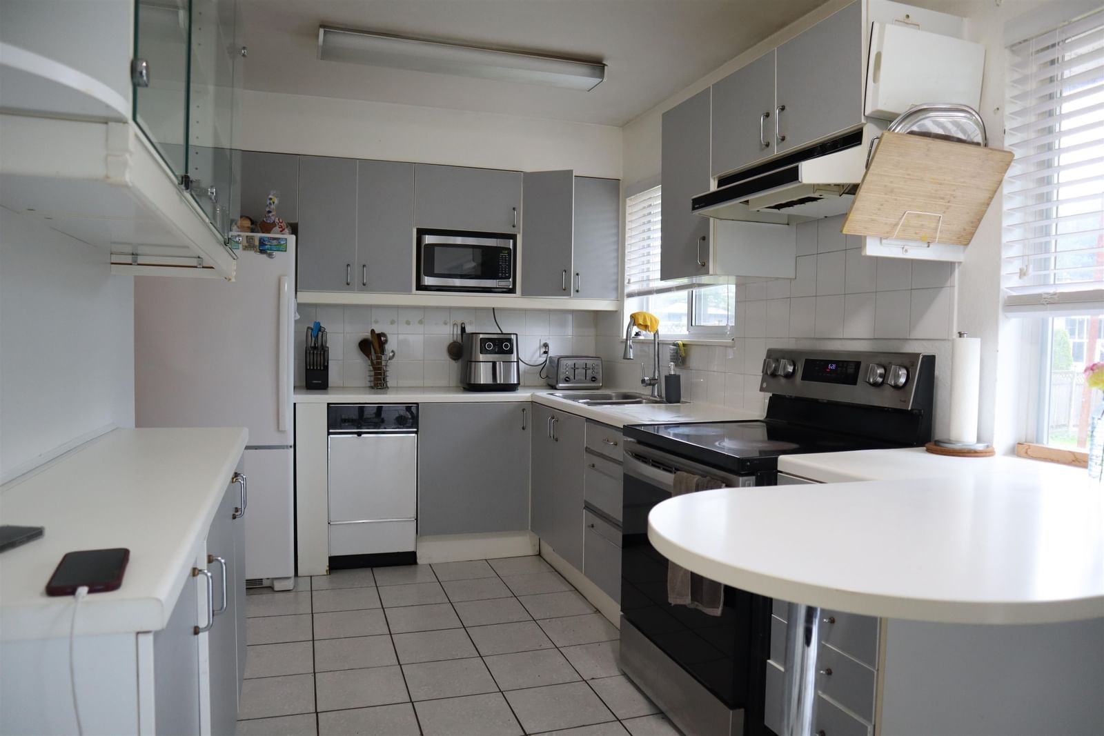 Listing Image 12
