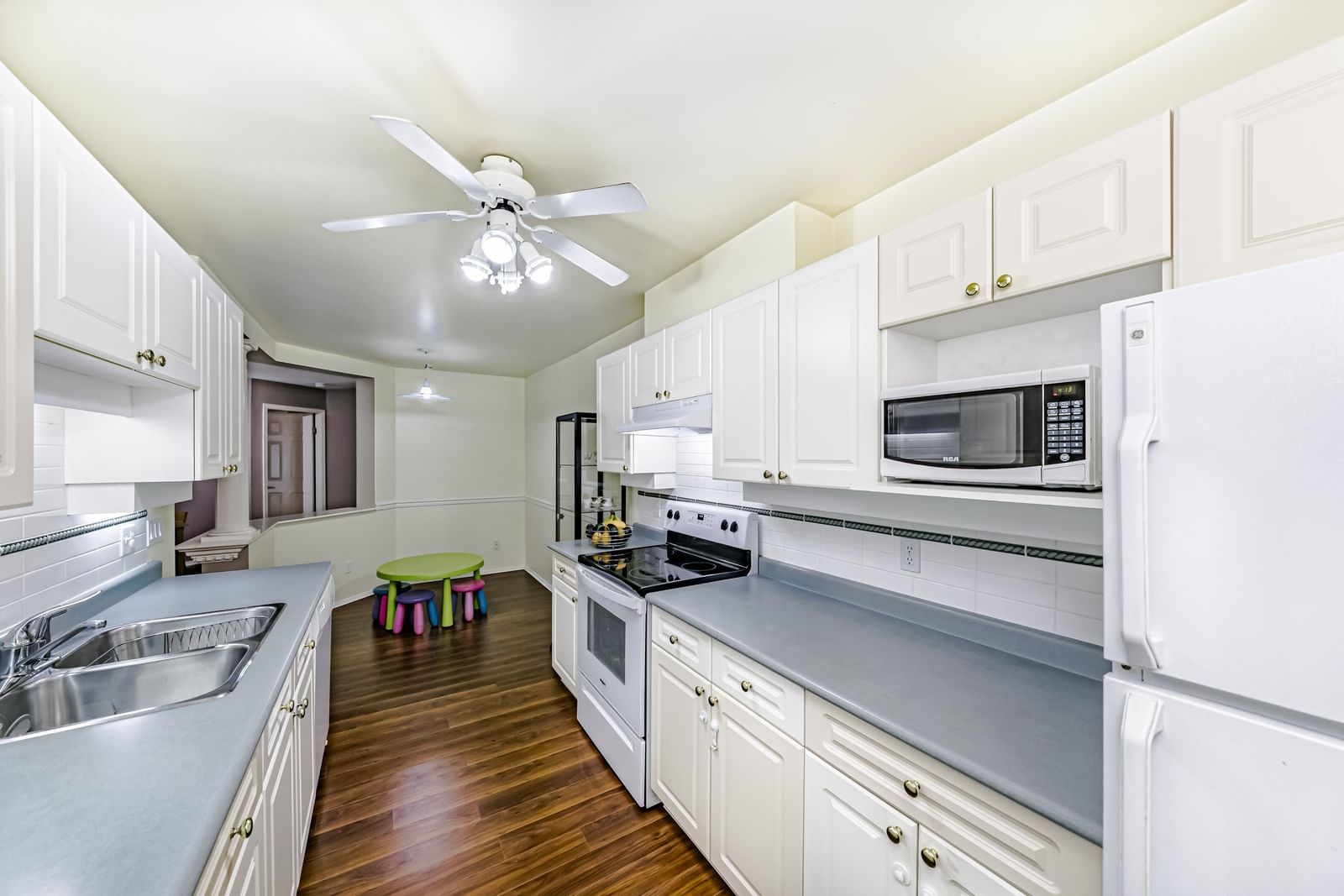 Listing Image 19