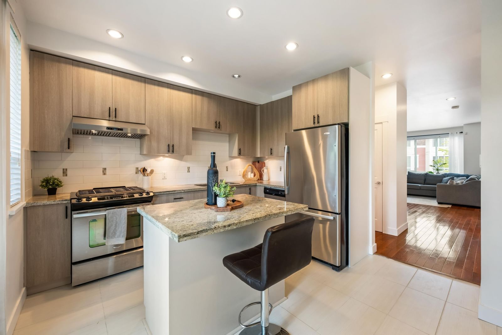 Listing Image 15