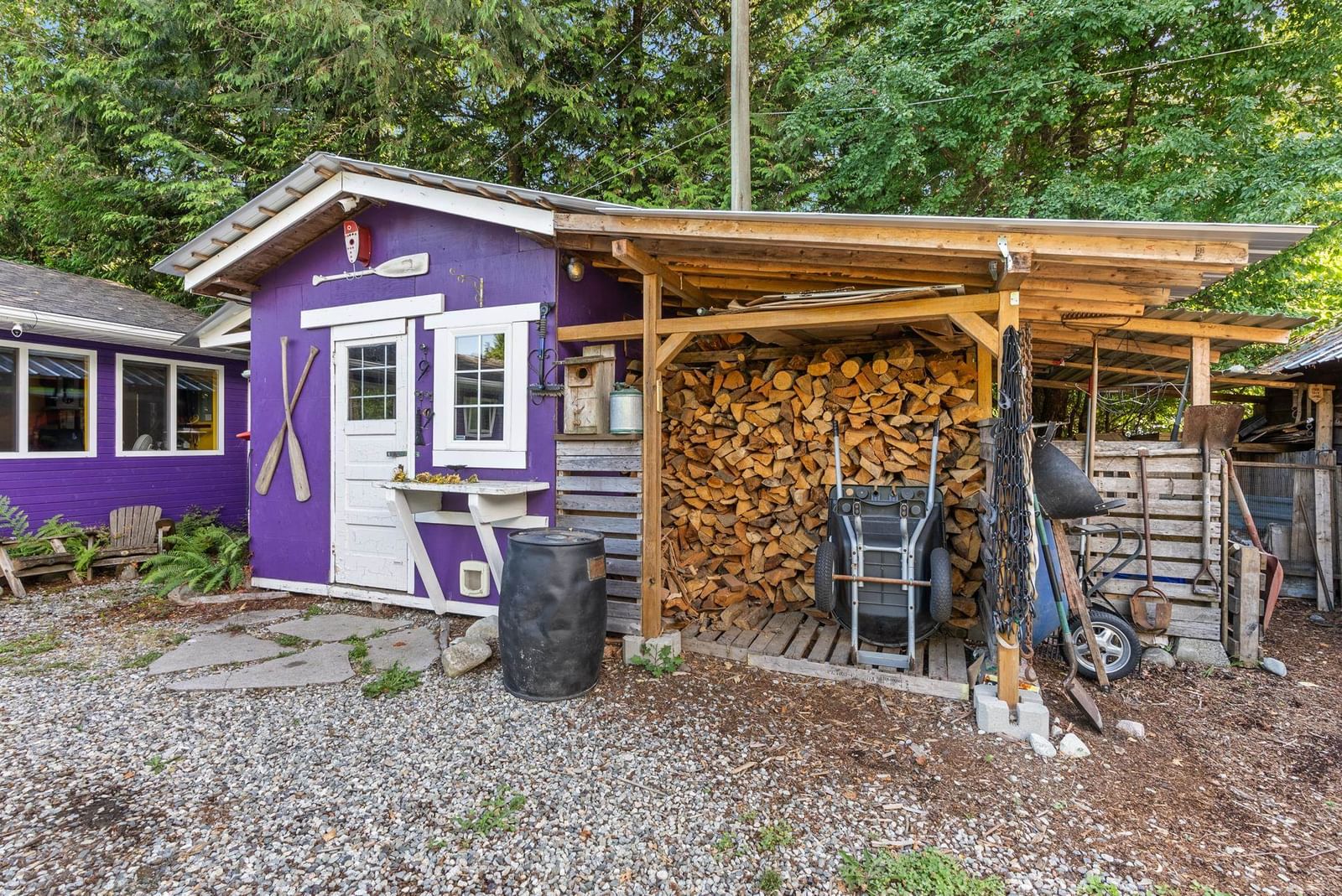 Listing Image 4