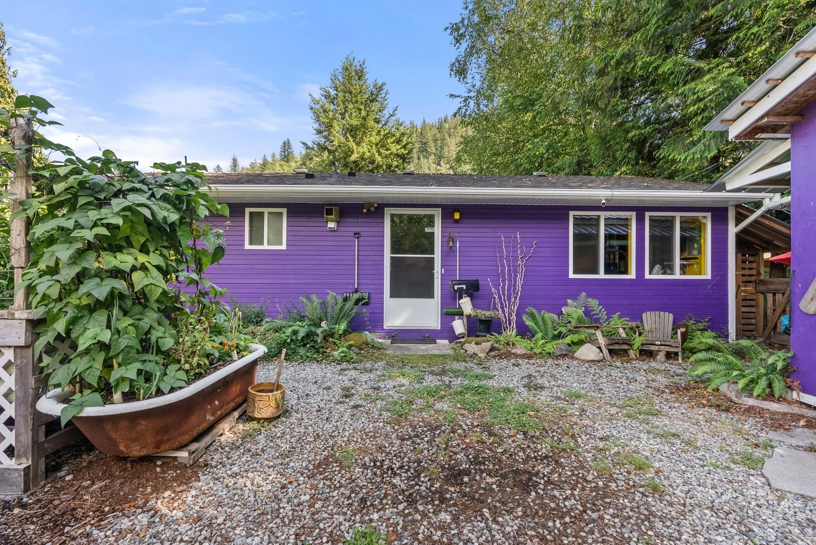 Listing Image 5