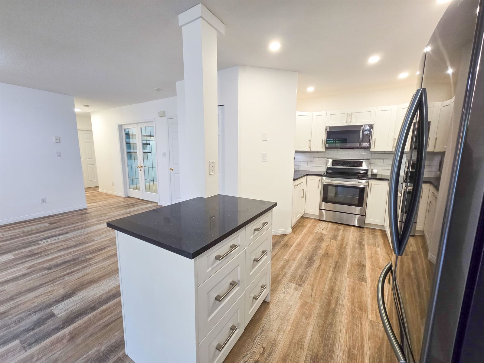 Listing Image 14