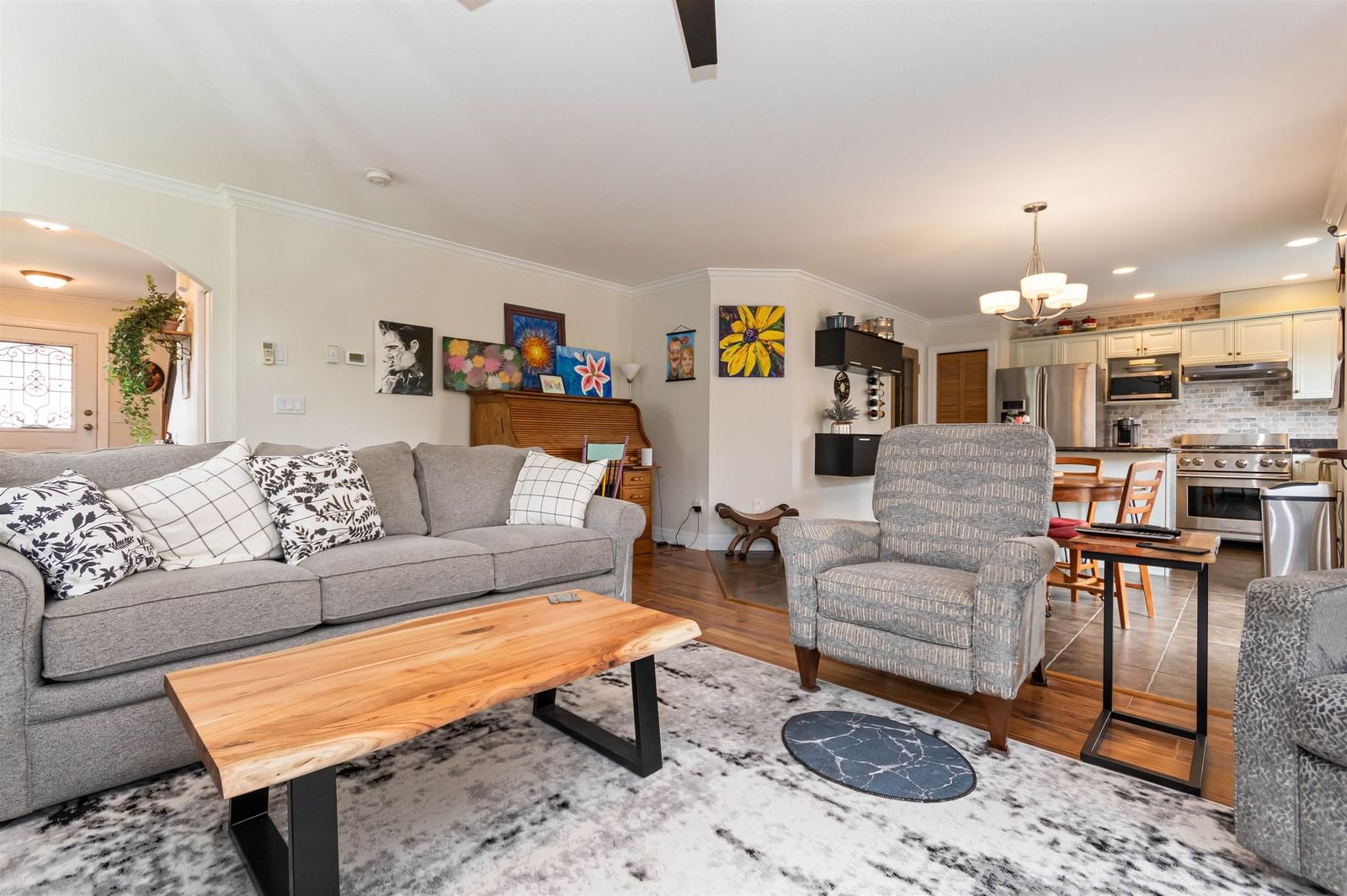 Listing Image 10