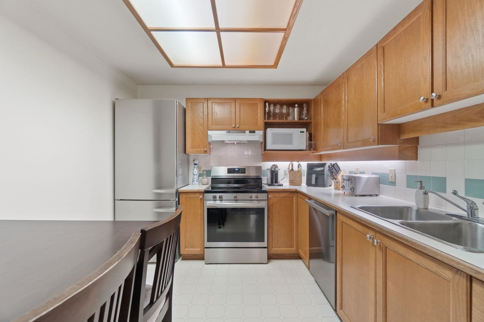 Listing Image 12