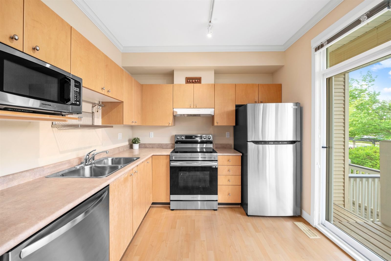 Listing Image 5
