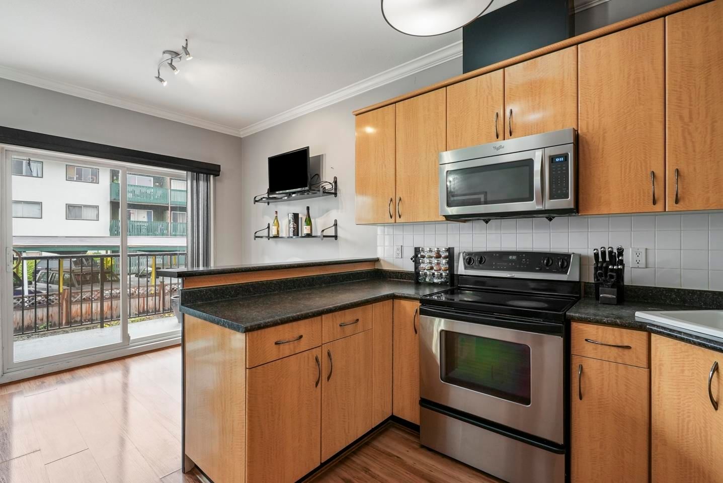 Listing Image 16