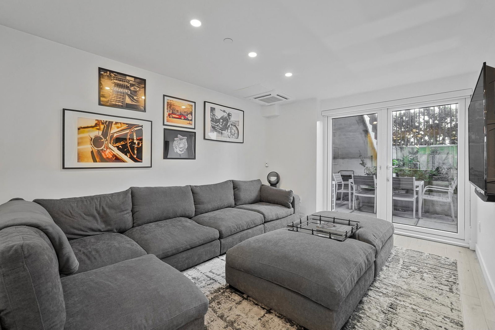 Listing Image 9