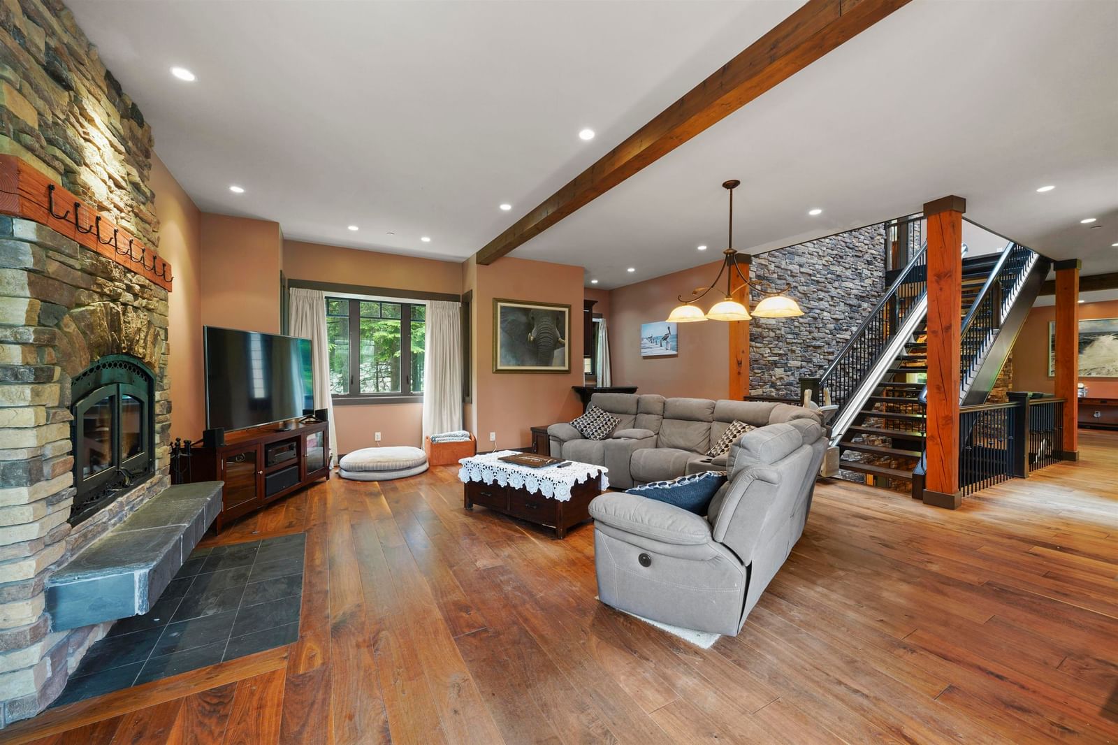 Listing Image 14